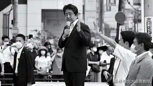是谁杀了安倍晋三(7·8安倍晋三遇刺案)插图2