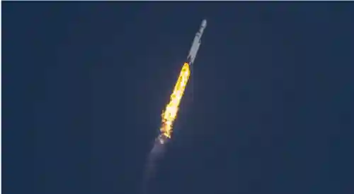 美国多颗军用卫星进入太空(美国和中国各有多少卫星)