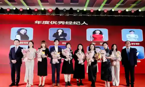 盛夏未来阵容搭配攻略(盛世芳华什么阵容最好)插图16
