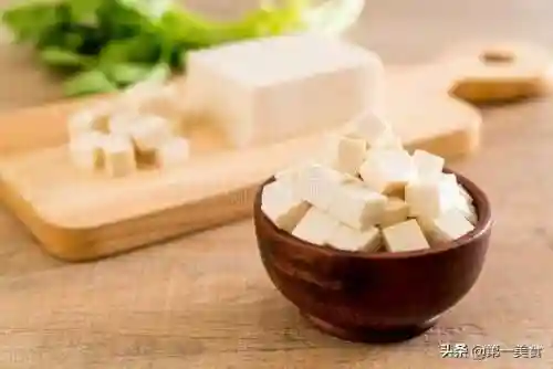 麻婆豆腐阵容搭配(麻婆豆腐可以放什么配菜)