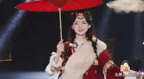 汉服朋友阵容怎么搭配的(汉服怎么穿？两边的带子怎么系)插图6