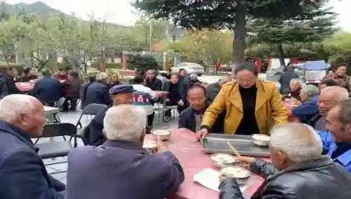三张牌游戏大厅(可以玩金花的小游戏)插图3