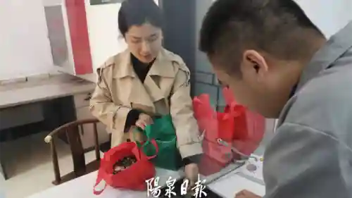 英雄联盟兑换中心在哪(橙色精粹兑换商店在哪找)插图5