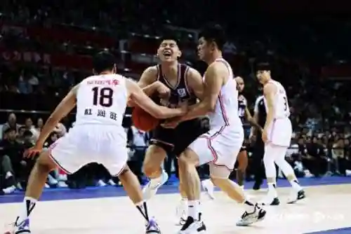 广东宏远对广州龙狮(广州龙狮今晚比赛结果如何)