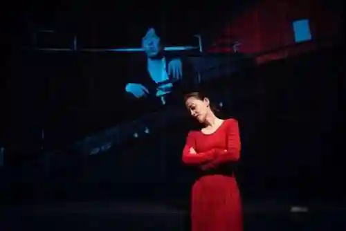 红与黑全部阵容搭配图(红与黑色彩搭配寓意)插图2 红与黑全部阵容搭配图(红与黑色彩搭配寓意)插图2
