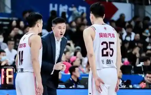 篮球回防阵容搭配最新(篮球最佳阵容)插图6 篮球回防阵容搭配最新(篮球最佳阵容)插图6