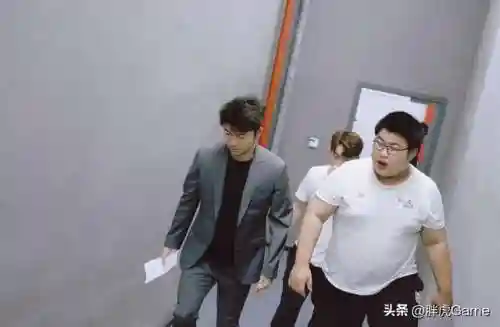 老林打假赛阵容搭配图表(实况8元老最佳阵容)插图3 老林打假赛阵容搭配图表(实况8元老最佳阵容)插图3
