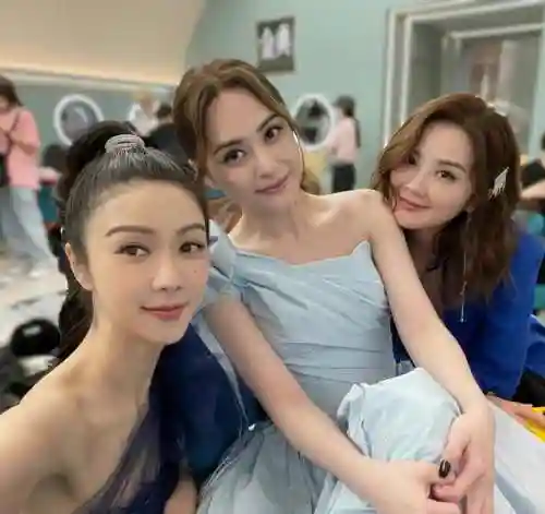 央视云歌会阵容搭配(2021春晚云朵唱的什么歌)插图8