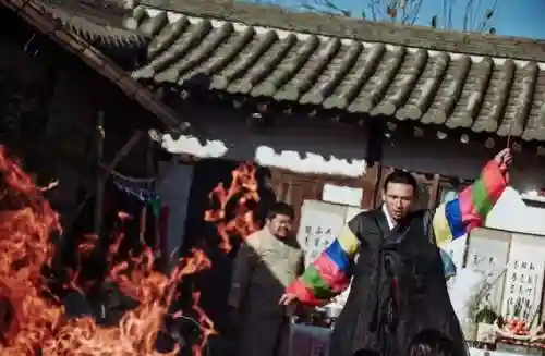 韩国恐怖片(韩国丧尸片《活着》2)插图4