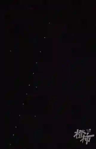 天空出现不明飞行物(看到不明飞行物怎么办)插图3