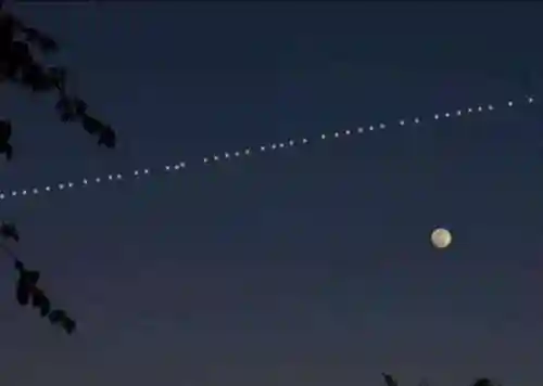 天空出现不明飞行物(看到不明飞行物怎么办)插图4