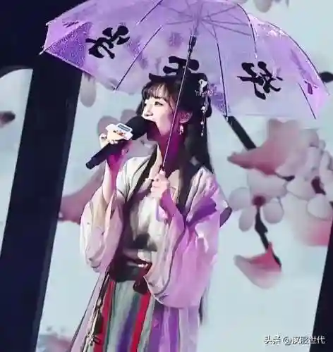 汉服朋友阵容怎么搭配的(汉服怎么穿？两边的带子怎么系)插图1
