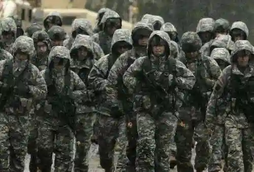 武装突袭三手机版(武装突击手游下载免费)插图7