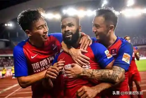 闯关专家球王搭配什么阵容(足球大师零元党最佳阵容)