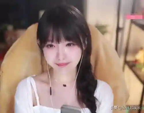 斗鱼女主播(斗鱼曾经的十大主播)插图3