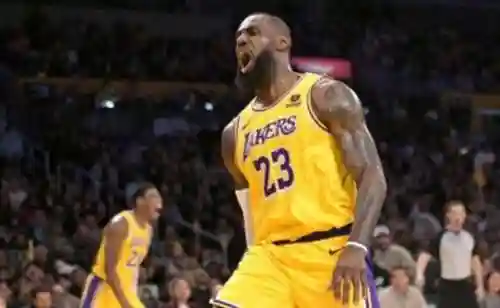 最强篮球进攻阵容搭配(nba现役最强阵容搭配)插图3