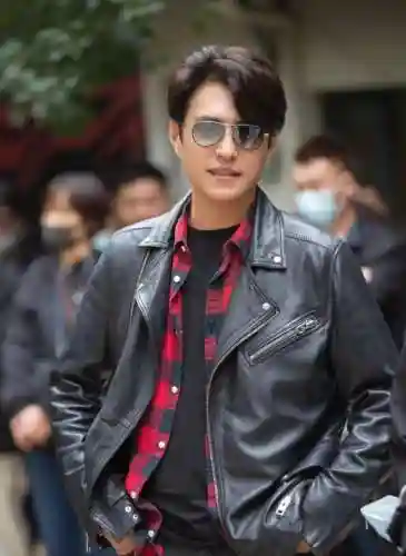 靳东新剧阵容搭配图片(歧路旅人最佳阵容搭配)