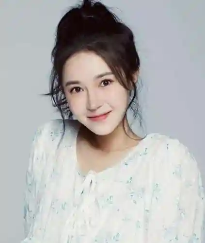 美女互动类小游戏(真人互动剧情类游戏)插图6
