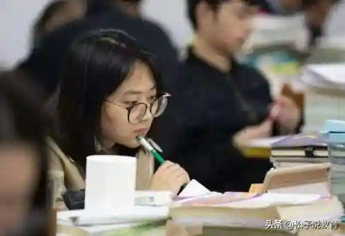 省里抽卡阵容搭配(十大良心抽卡手游排行榜)插图1