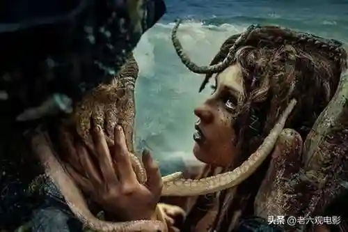 加勒比海盗2女巫给的一桶沙(加勒比海盗船1成⼈版叫啥)插图1