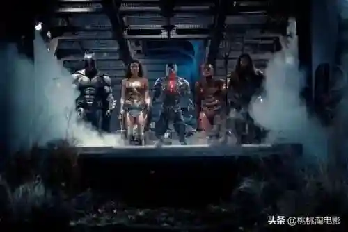 正义联盟扎克施奈德版(正义联盟两个版本区别)插图5
