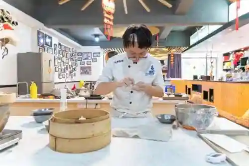 亮哥解说最强阵容搭配(和平精英最强阵容)