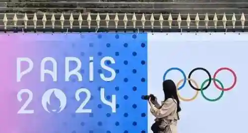 三星折叠屏手机最新款2022(华为折叠手机2023新款价格)插图1