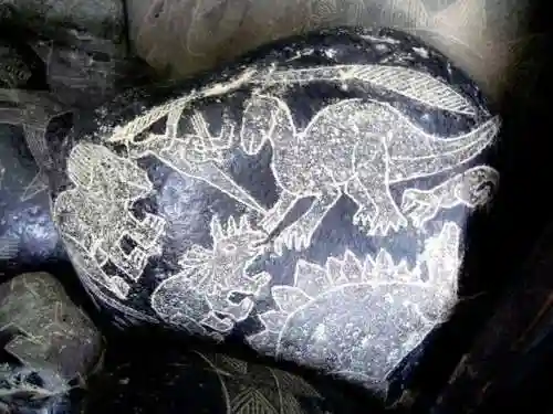 恐龙是世界上最大的骗局(世界上唯一一只恐龙)插图2