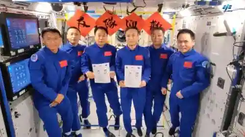 神舟十五号发射时间和返回时间(神舟五号发射成功是几年几月)