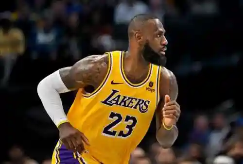 篮球世纪最强阵容搭配(nba历史最强五人阵容)插图3