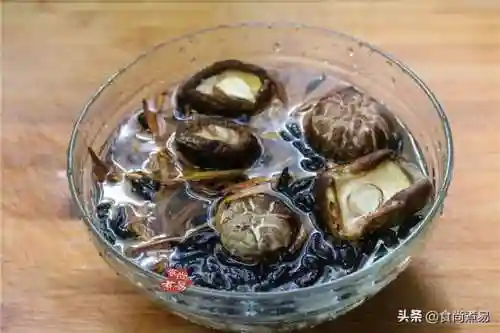 三个媳妇一锅烩大团圆婚礼(老扒55和他的三个子女的婚姻状况)插图5 三个媳妇一锅烩大团圆婚礼(老扒55和他的三个子女的婚姻状况)插图5