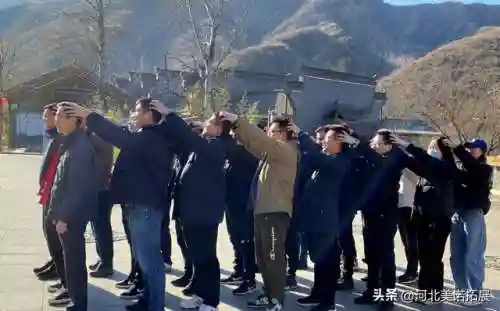 三人室内游戏100个(聚会多人小游戏)插图1