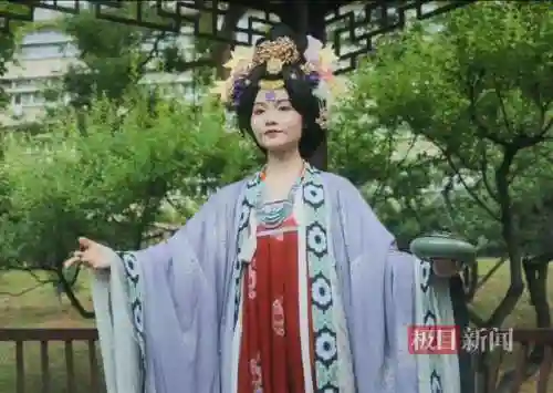 汉服走秀模特阵容搭配(走秀时尚风格的服装)插图2