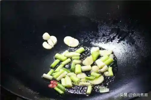 三个媳妇一锅烩大团圆婚礼(老扒55和他的三个子女的婚姻状况)插图8 三个媳妇一锅烩大团圆婚礼(老扒55和他的三个子女的婚姻状况)插图8
