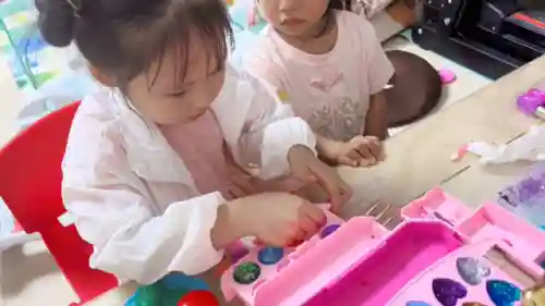 最新款适合女生玩的游戏(女友养成类游戏手游)