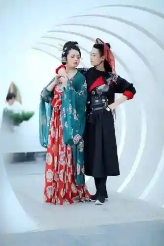 汉服朋友阵容怎么搭配图片(汉服怎么穿的)插图37