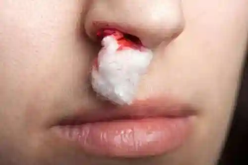 秘密教学70话狭窄的睡袋热气(52k帐篷里的秘密第一话)