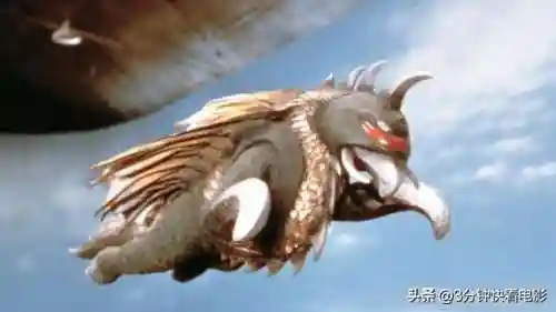 十大最强哥斯拉(魔斯拉亲吻了一下哥斯拉)插图2