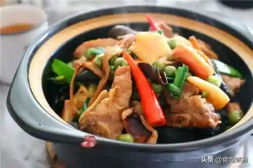 三个媳妇一锅烩大团圆婚礼(老扒55和他的三个子女的婚姻状况)插图2 三个媳妇一锅烩大团圆婚礼(老扒55和他的三个子女的婚姻状况)插图2