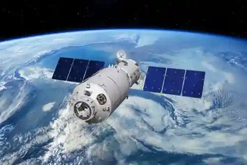 太空女妖2(太空女妖共出了几部)