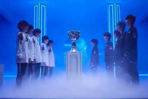 卡牌乱飞阵容怎么搭配(神箭游侠最佳搭配卡组)