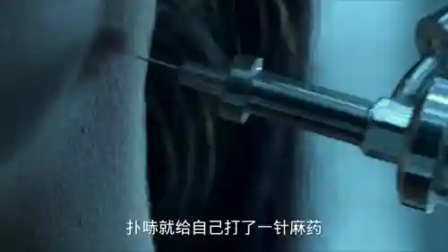 生化危机爱丽丝穿两块白布(生化危机1爱丽丝三点在哪里)插图5