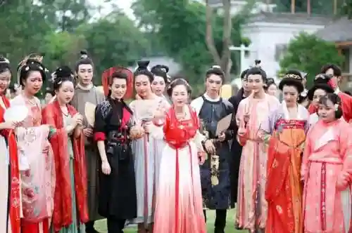 汉服朋友阵容怎么搭配图片(汉服怎么穿的)插图43