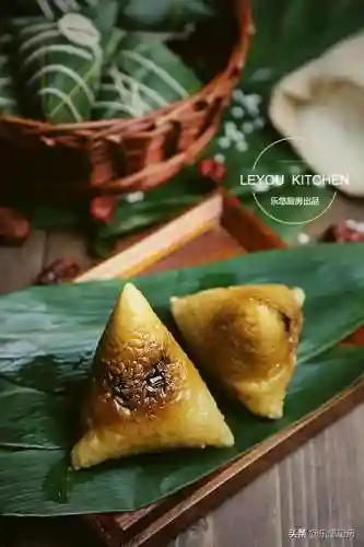 粽子的包法步骤(五芳斋粽子)插图1