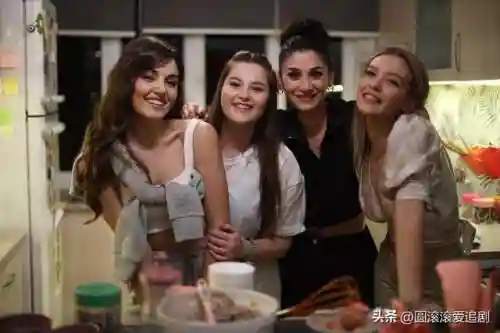 轻叩心扉女主角搭配阵容(轻叩心扉男女主在一起了吗)插图3