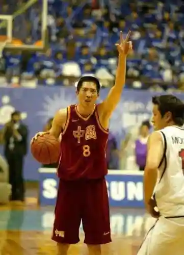 最强后卫篮球推荐阵容搭配(篮球十大顶级后卫)插图3