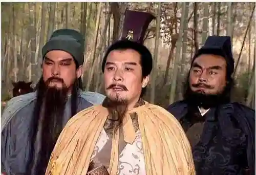 乐进孙坚孙策最强阵容搭配(张飞孙坚阵容搭配)