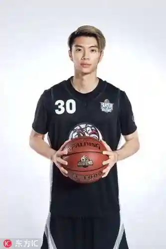 黑暗骑士团(DC大事件残酷骑士)插图7