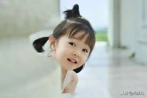 又短又顺口的英文名女(适合工作的英文名女)