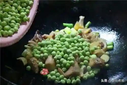 三个媳妇一锅烩大团圆婚礼(老扒55和他的三个子女的婚姻状况)插图9 三个媳妇一锅烩大团圆婚礼(老扒55和他的三个子女的婚姻状况)插图9